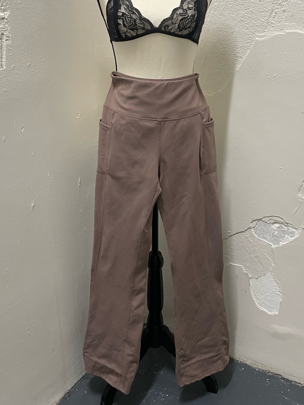 High-Waist Wide Leg Pocket Pants by Willit